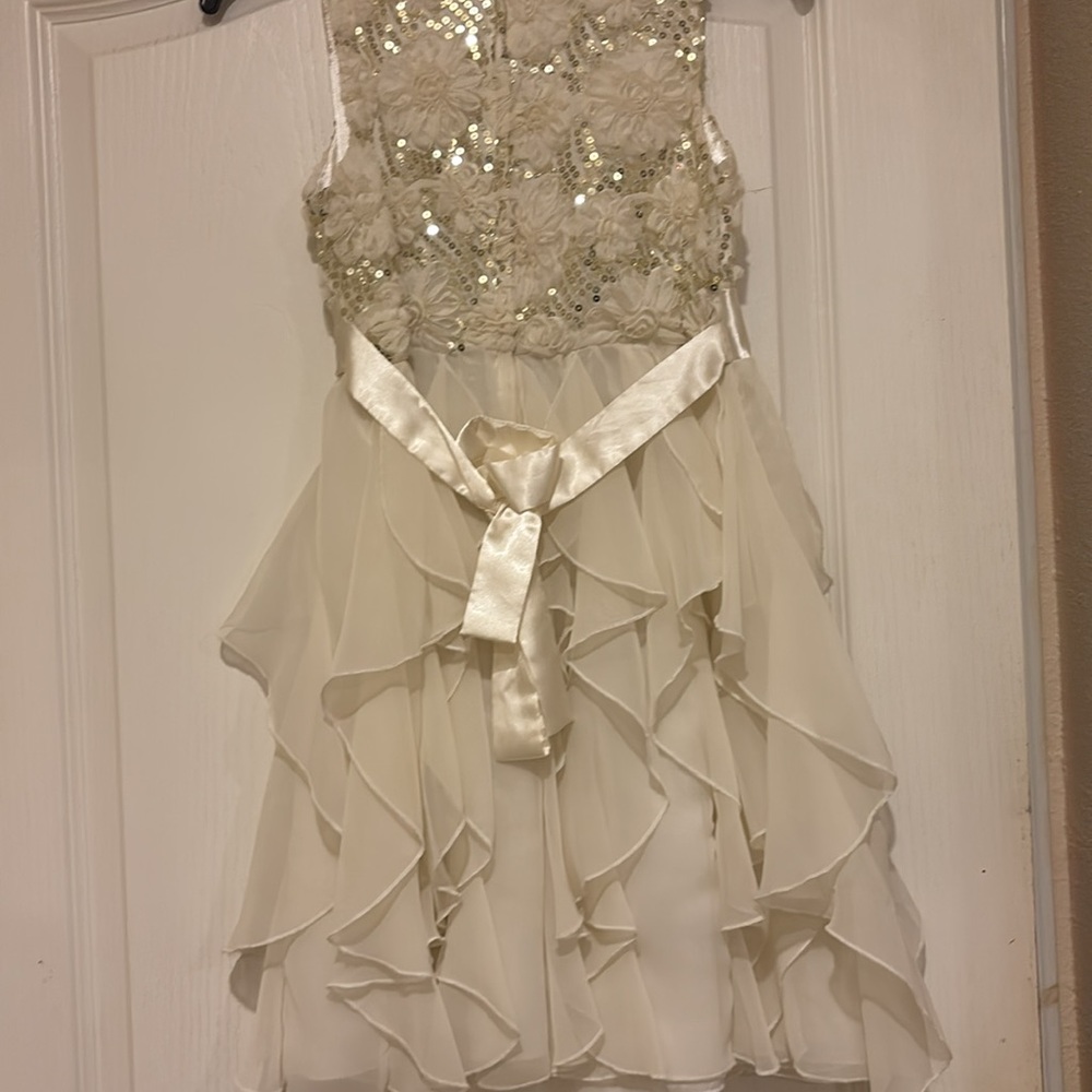 Girls dress - Picture 2 of 2